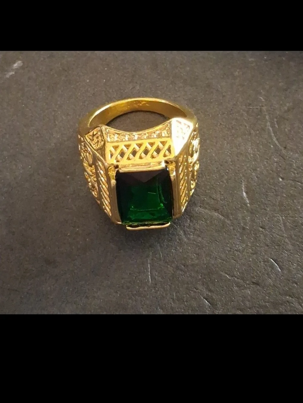 18K Gold Emerald Ring